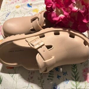 Free People womens Cream Sandals